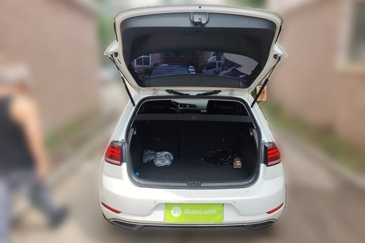 Used Volkswagen Golf 2018 1.6L Automatic Comfort Model Trunk