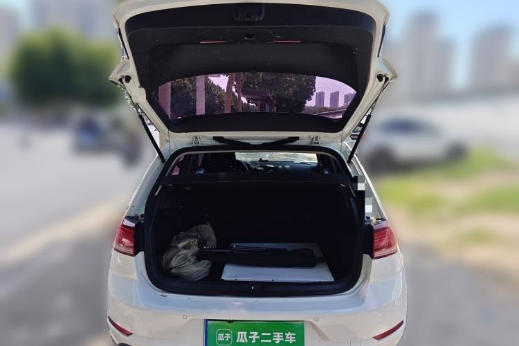 Used Volkswagen Golf 2018 1.6L Automatic Fashion Model Trunk