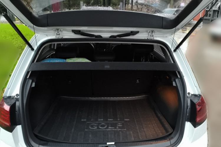 Used Volkswagen Golf 2018 230TSI Automatic Luxury Version Trunk