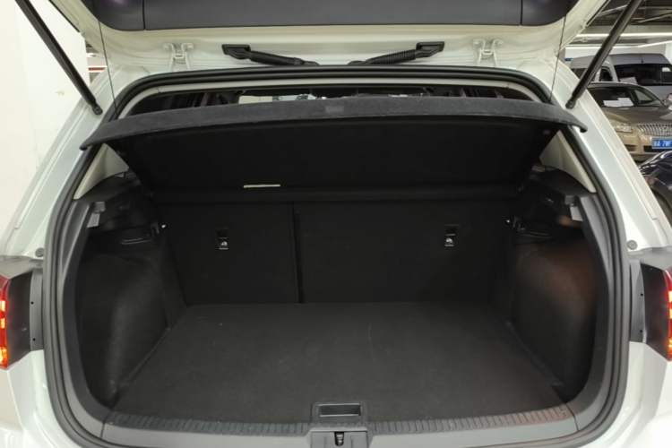 Used Volkswagen Golf 2018 1.6L Automatic Comfort Model Trunk
