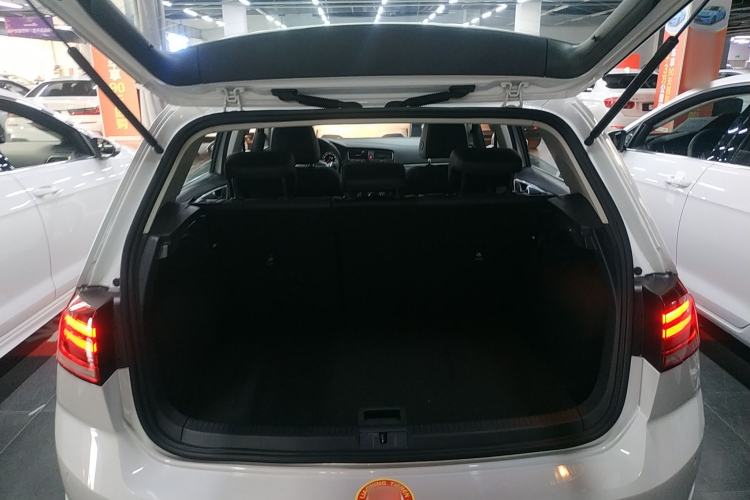 Used Volkswagen Golf 2018 230TSI Automatic Comfort Model Trunk