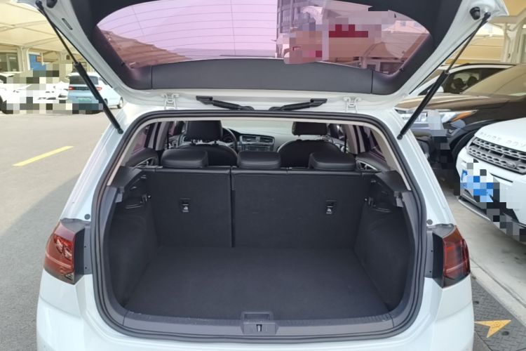 Used Volkswagen Golf 2018 230TSI Automatic Luxury Version Trunk