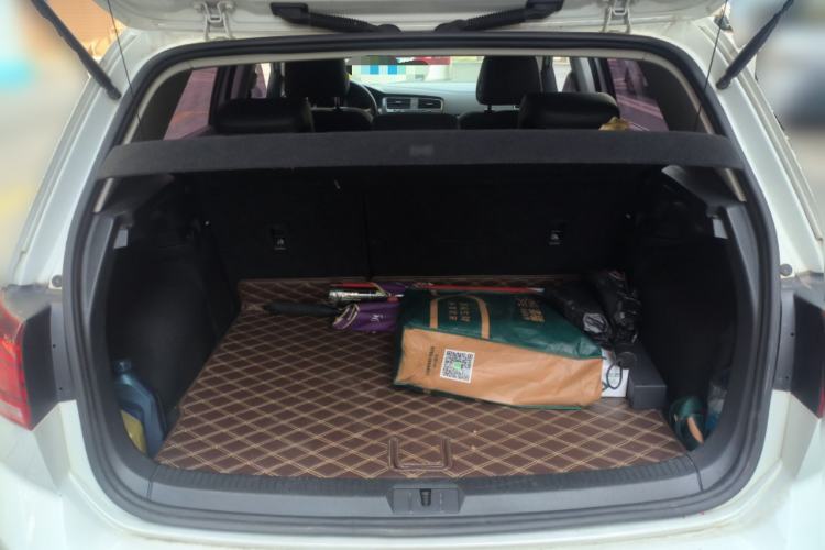 Used Volkswagen Golf 2018 230TSI Manual Comfort Version Trunk