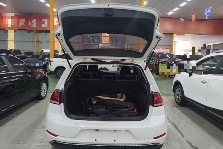 Used Volkswagen Golf 2018 1.6L Automatic Comfort Model Trunk
