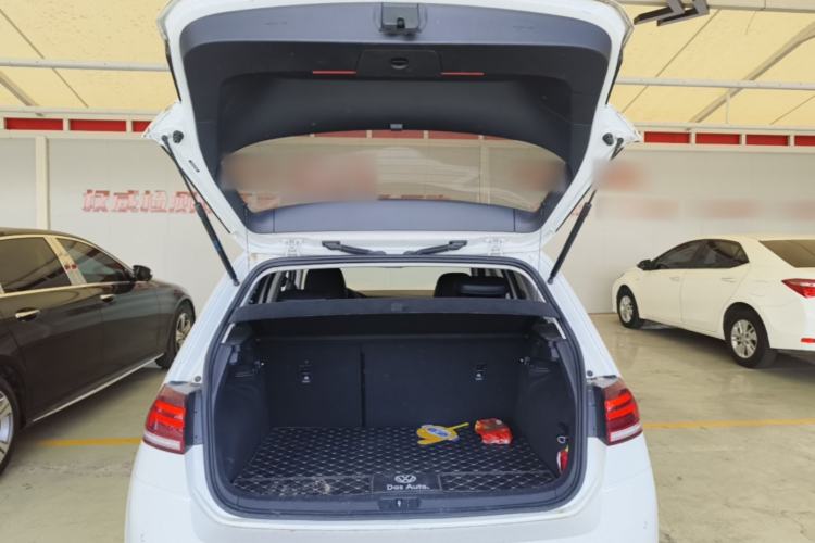 Used Volkswagen Golf 2018 1.6L Automatic Comfort Model Trunk