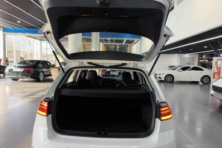 Used Volkswagen Golf 2018 1.6L Automatic Comfort Model Trunk