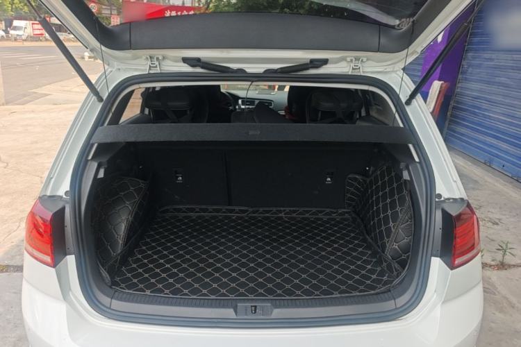 Used Volkswagen Golf 2018 230TSI Automatic Comfort Model Trunk