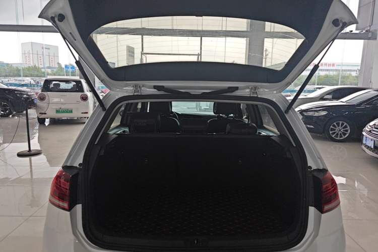 Used Volkswagen Golf 2018 230TSI Automatic Comfort Model Trunk