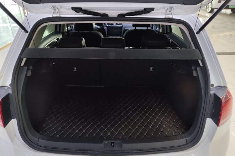 Used Volkswagen Golf 2018 230TSI Automatic Comfort Model Trunk