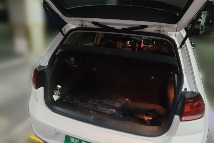 Used Volkswagen Golf 2018 1.6L Automatic Comfort Model Trunk