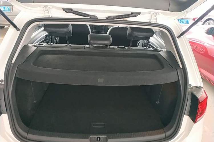Used Volkswagen Golf 2018 230TSI Automatic Comfort Model Trunk