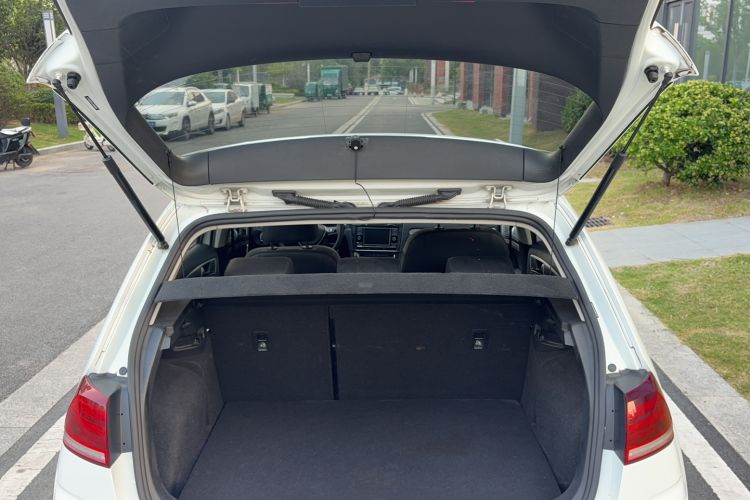 Used Volkswagen Golf 2018 1.6L Automatic Comfort Model Trunk