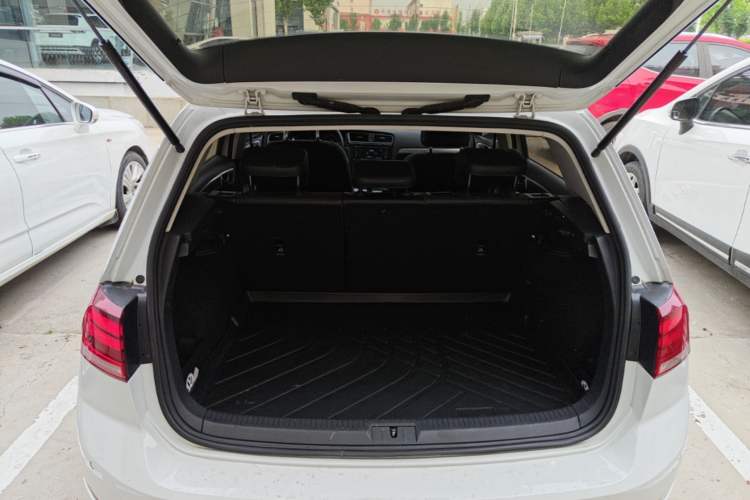 Used Volkswagen Golf 2018 230TSI Automatic Comfort Model Trunk