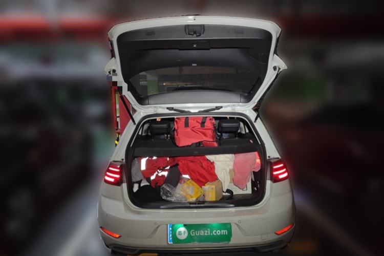 Used Volkswagen Golf 2018 230TSI Automatic Luxury Version Trunk