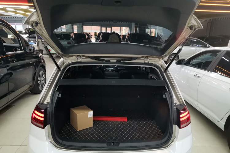Used Volkswagen Golf 2018 230TSI Automatic Comfort Model Trunk
