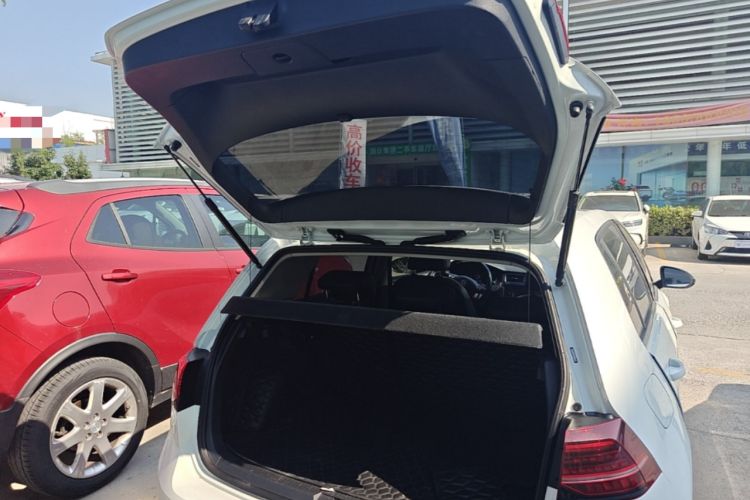 Used Volkswagen Golf 2018 230TSI Automatic Luxury Version Trunk