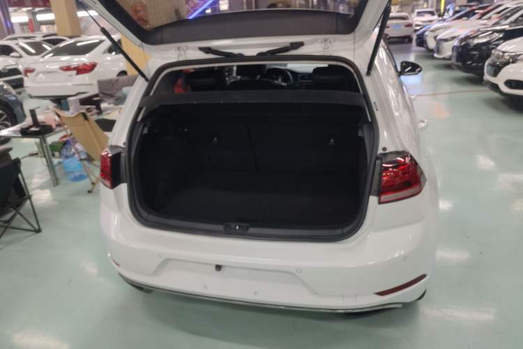 Used Volkswagen Golf 2018 230TSI Automatic Comfort Model Trunk