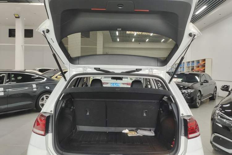 Used Volkswagen Golf 2018 230TSI Automatic Comfort Model Trunk