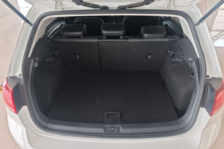 Used Volkswagen Golf 2018 230TSI Automatic Comfort Model Trunk