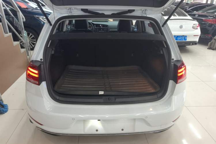 Used Volkswagen Golf 2018 230TSI Automatic Comfort Model Trunk