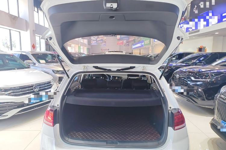 Used Volkswagen Golf 2018 1.6L Manual Fashion Edition Trunk