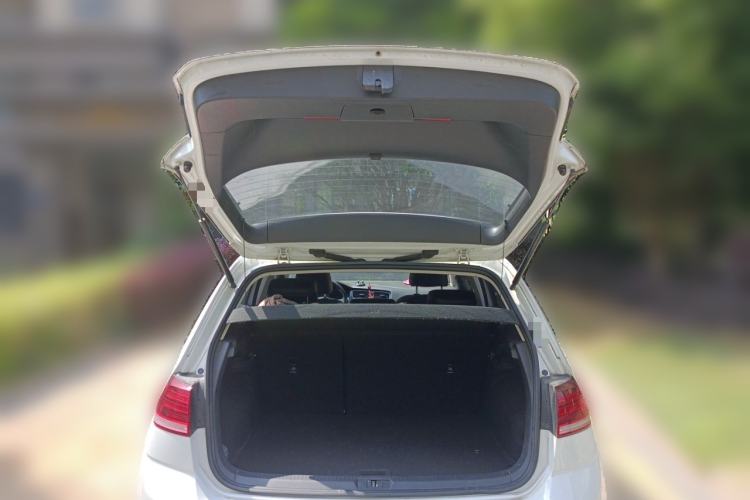 Used Volkswagen Golf 2018 1.6L Automatic Comfort Model Trunk