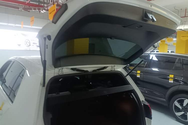 Used Volkswagen Golf 2018 280TSI Automatic R-Line Model Trunk