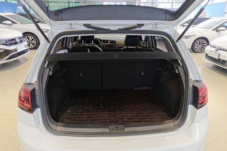 Used Volkswagen Golf 2018 230TSI Automatic Luxury Version Trunk