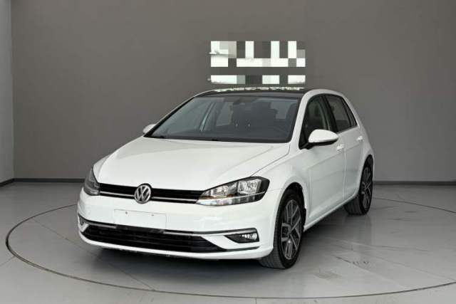 Volkswagen Golf 2018 230TSI Automatic Luxury Version usado