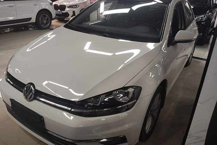 Used Volkswagen Golf 2018 230TSI Automatic Comfort Model Guazi used car, China used car export, Used car for sale, Used  cars, Cheapest cars for sale
