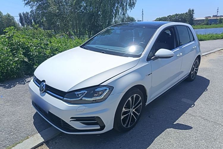 Used Volkswagen Golf 2018 280TSI Automatic R-Line Model Guazi used car, China used car export, Used car for sale, Used Volkswagen cars, Cheapest cars for sale