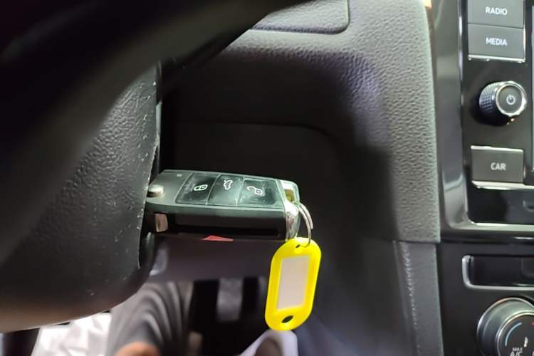Used Volkswagen Golf 2018 230TSI Automatic Comfort Model Vehicle Key