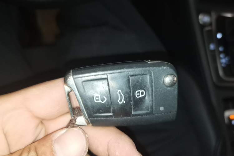 Used Volkswagen Golf 2018 230TSI Automatic Luxury Version Vehicle Key