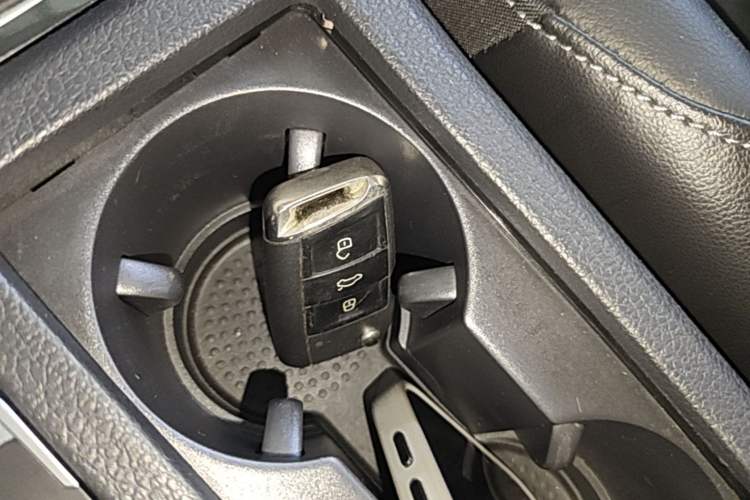 Used Volkswagen Golf 2018 230TSI Automatic Luxury Version Vehicle Key