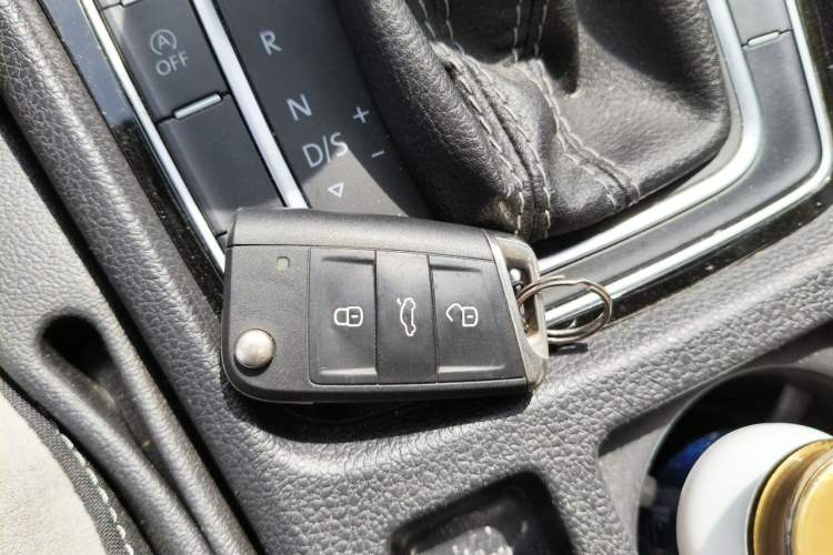 Used Volkswagen Golf 2018 280TSI Automatic R-Line Model Vehicle Key