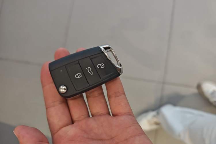 Used Volkswagen Golf 2018 230TSI Automatic Luxury Version Vehicle Key