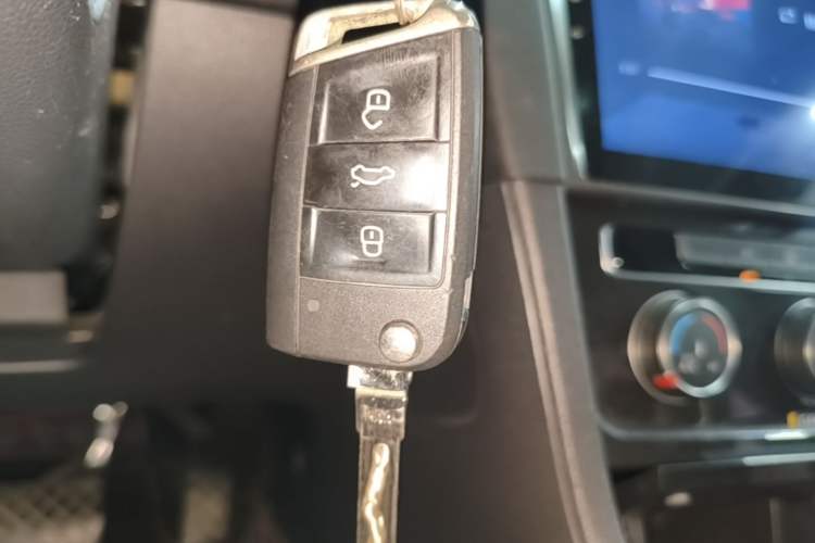 Used Volkswagen Golf 2018 230TSI Automatic Comfort Model Vehicle Key