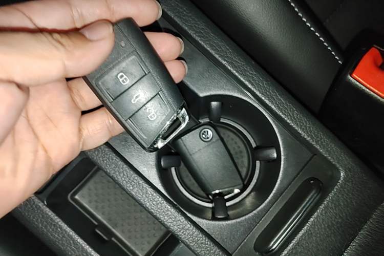 Used Volkswagen Golf 2018 230TSI Automatic Luxury Version Vehicle Key