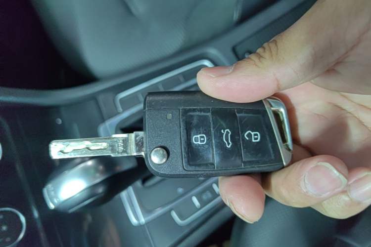 Used Volkswagen Golf 2018 230TSI Automatic Comfort Model Vehicle Key