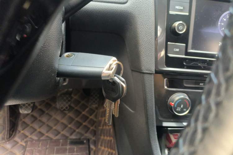 Used Volkswagen Golf 2018 230TSI Manual Comfort Version Vehicle Key