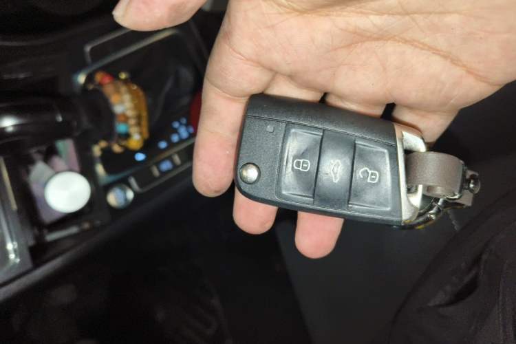 Used Volkswagen Golf 2018 230TSI Automatic Luxury Version Vehicle Key