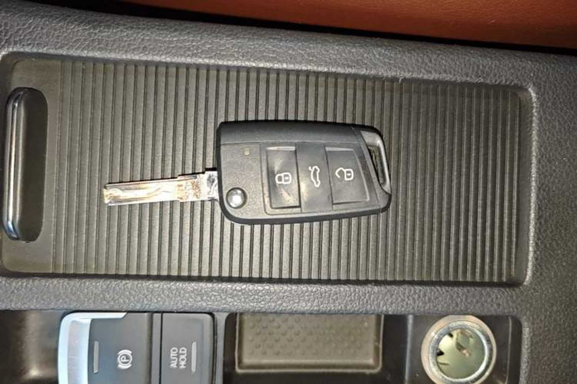 Used Volkswagen Golf 2018 1.6L Automatic Fashion Model Vehicle Key