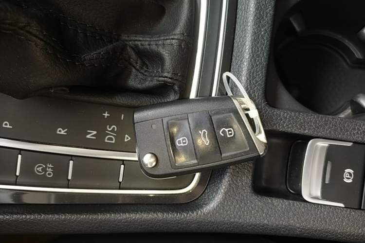 Used Volkswagen Golf 2018 230TSI Automatic Comfort Model Vehicle Key
