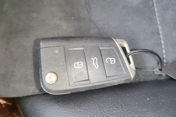 Used Volkswagen Golf 2018 230TSI Automatic Luxury Version Vehicle Key