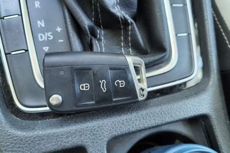 Used Volkswagen Golf 2018 280TSI Automatic R-Line Model Vehicle Key