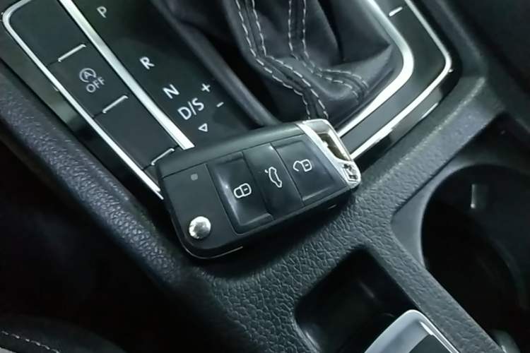 Used Volkswagen Golf 2018 280TSI Automatic R-Line Model Vehicle Key