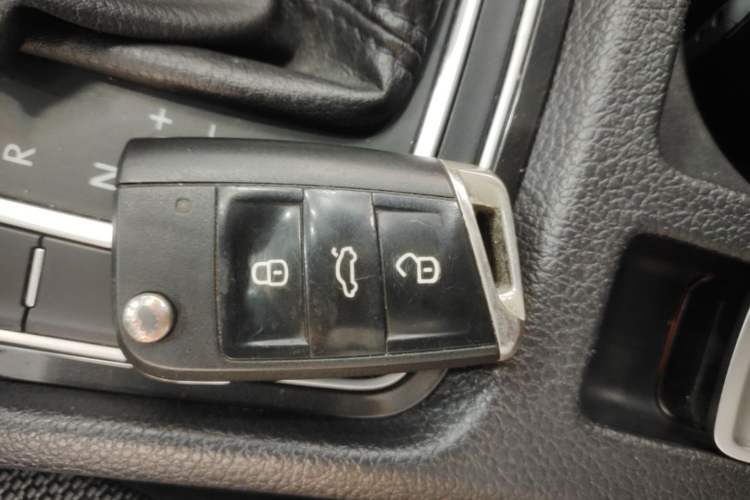 Used Volkswagen Golf 2018 230TSI Automatic Comfort Model Vehicle Key