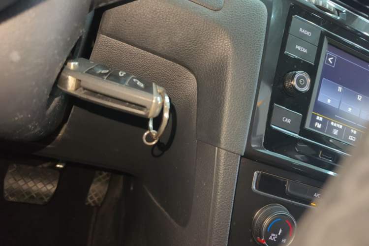 Used Volkswagen Golf 2018 230TSI Automatic Comfort Model Vehicle Key