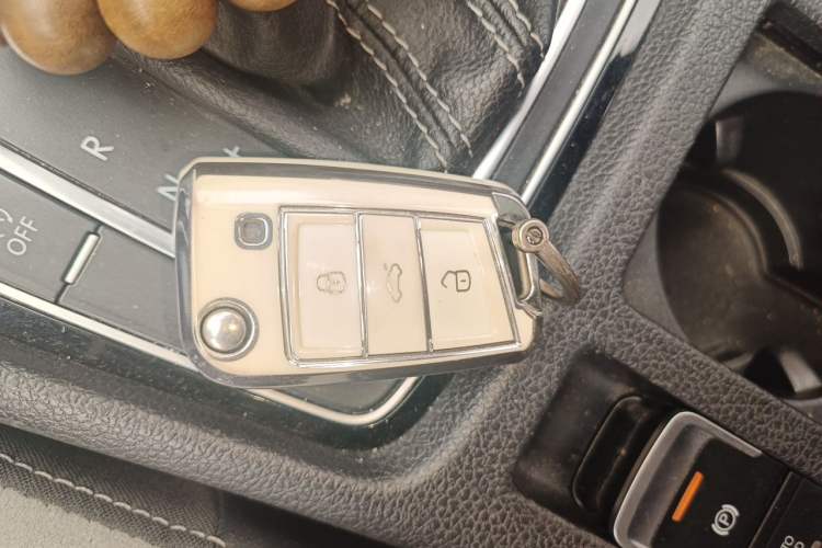 Used Volkswagen Golf 2018 280TSI Automatic R-Line Model Vehicle Key