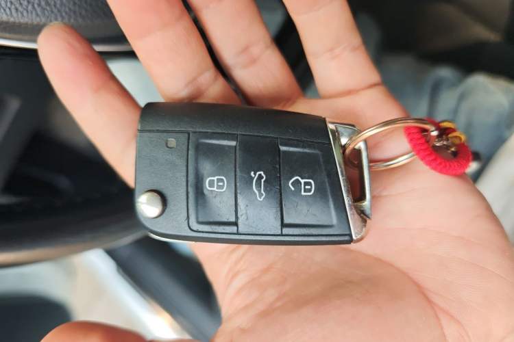 Used Volkswagen Golf 2018 230TSI Automatic Luxury Version Vehicle Key